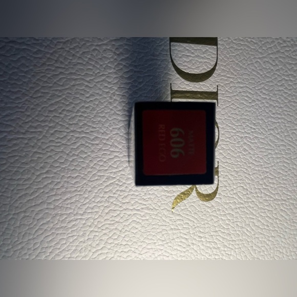 Estee Lauder Red Lipstick with Gold Case brand new 💋 - Picture 2 of 5